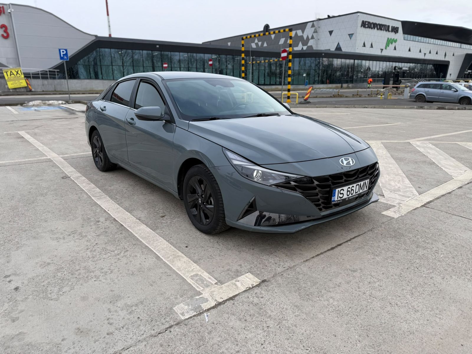 Închiriere Hyundai Elantra Iași